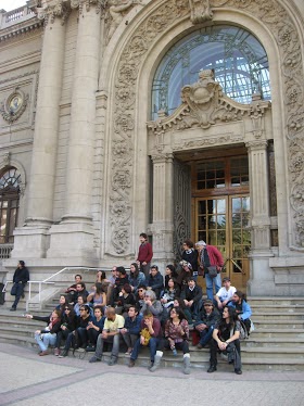 En el frontis del Museo Nacional de Bellas Artes.