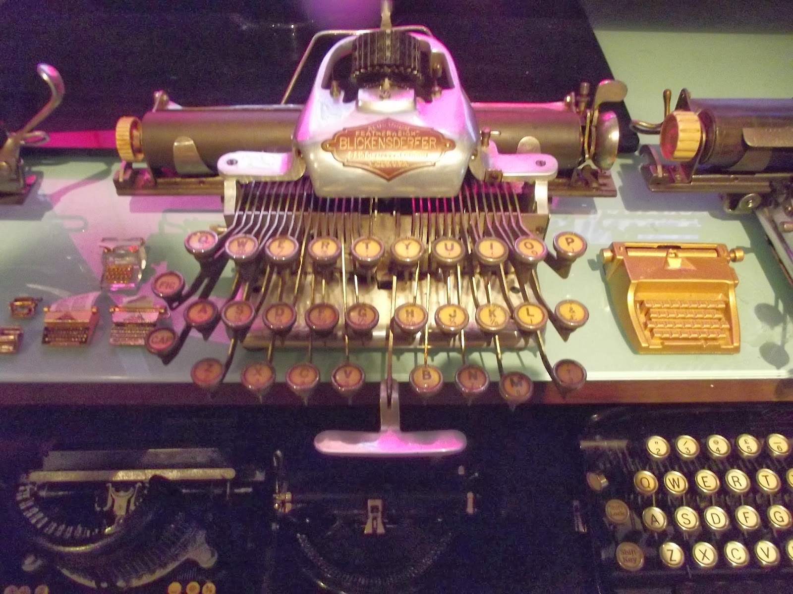 oz.Typewriter Expanded Typewriter Display