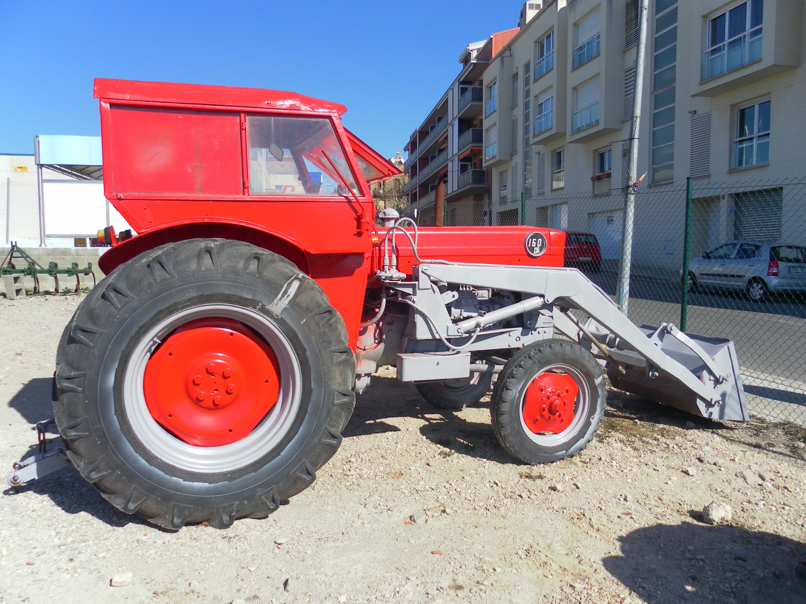 Maquinaria de segunda mano EBRO 160 CON PALA