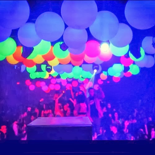 glow in the dark balloons blue glow in the dark balloons blue