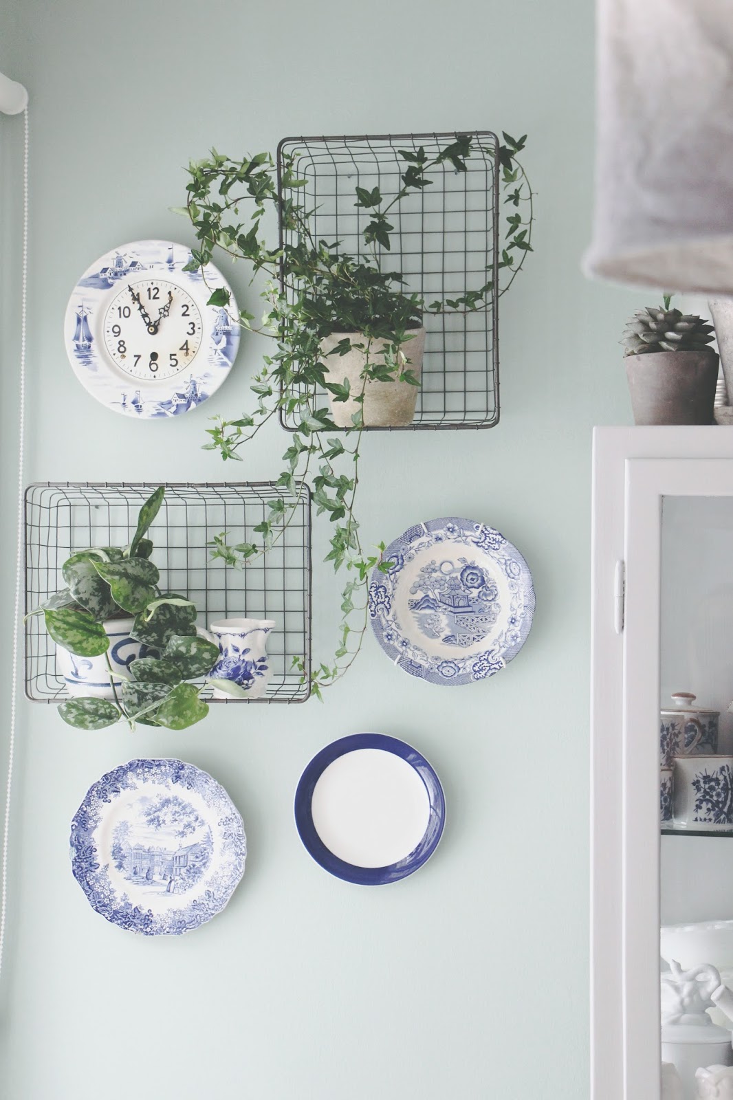 By jo with love: nymålat skåp och blåvita toner