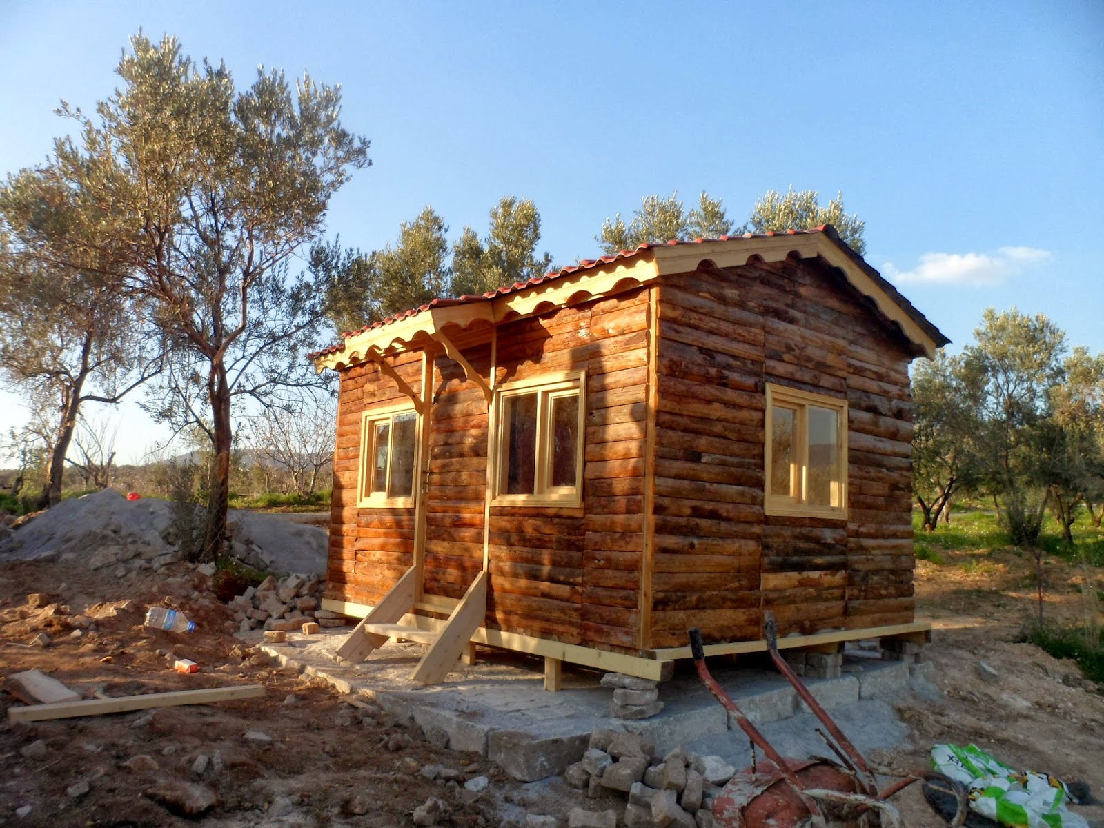 Ahşap ev PREFABRİK AHŞAP POLİMİT ÇATILI 12 m2 konteynır tipi kütük ev