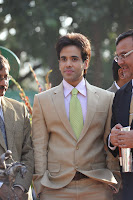 Kareena Kapoor and Tushar attends the Mid-Day races 