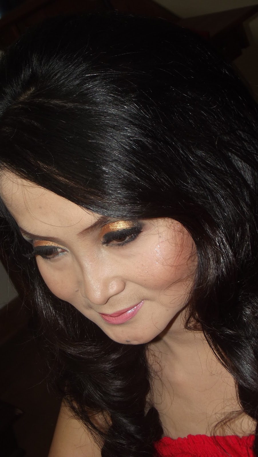 Proffesional Make Up : Miss Anna Maria Marten