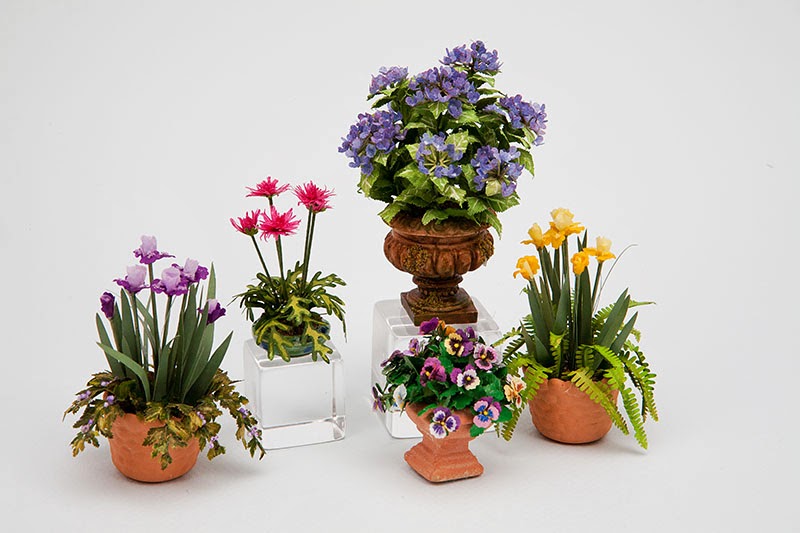 Good Sam Showcase of Miniatures Flowers Jan's Flower Shoppe & More