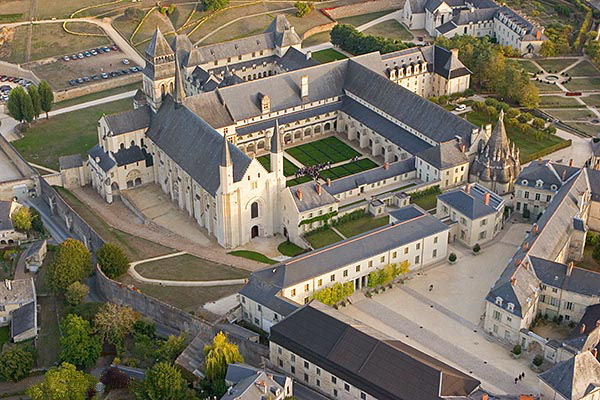 "Fontevraud3" by Pierre Mairé, PixAile.com - www.pixAile.com. Licensed under CC BY 2.5 via Wikimedia Commons - http://commons.wikimedia.org/wiki/File:Fontevraud3.jpg#/media/File:Fontevraud3.jpg