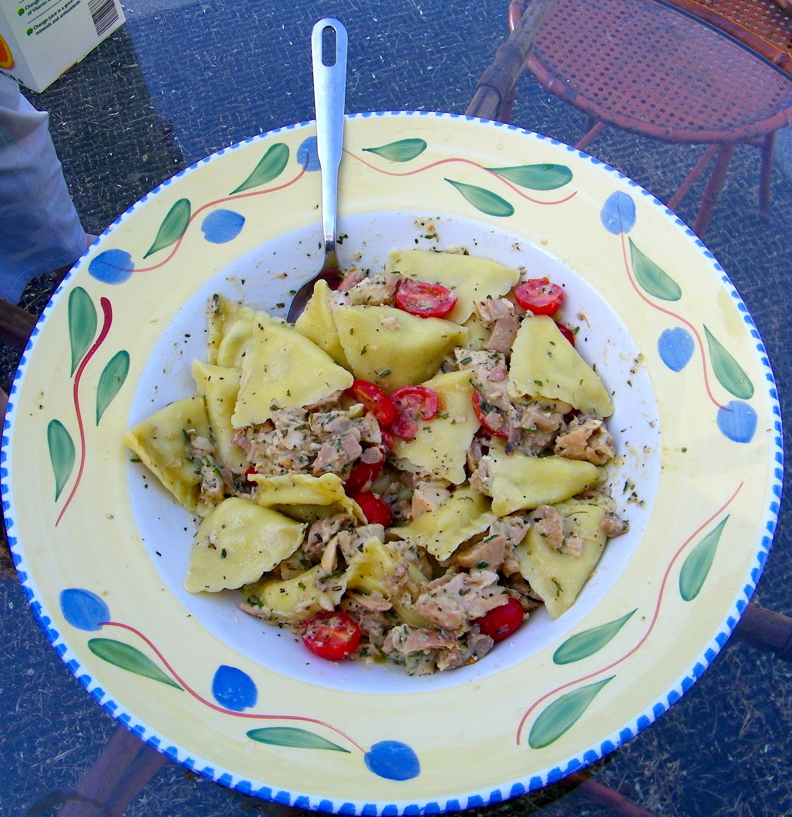 Costco Cuisine Pasta Prima Chicken and Mozzarella Ravioli With A Sauce Of Grape Tomatoes and Cheese