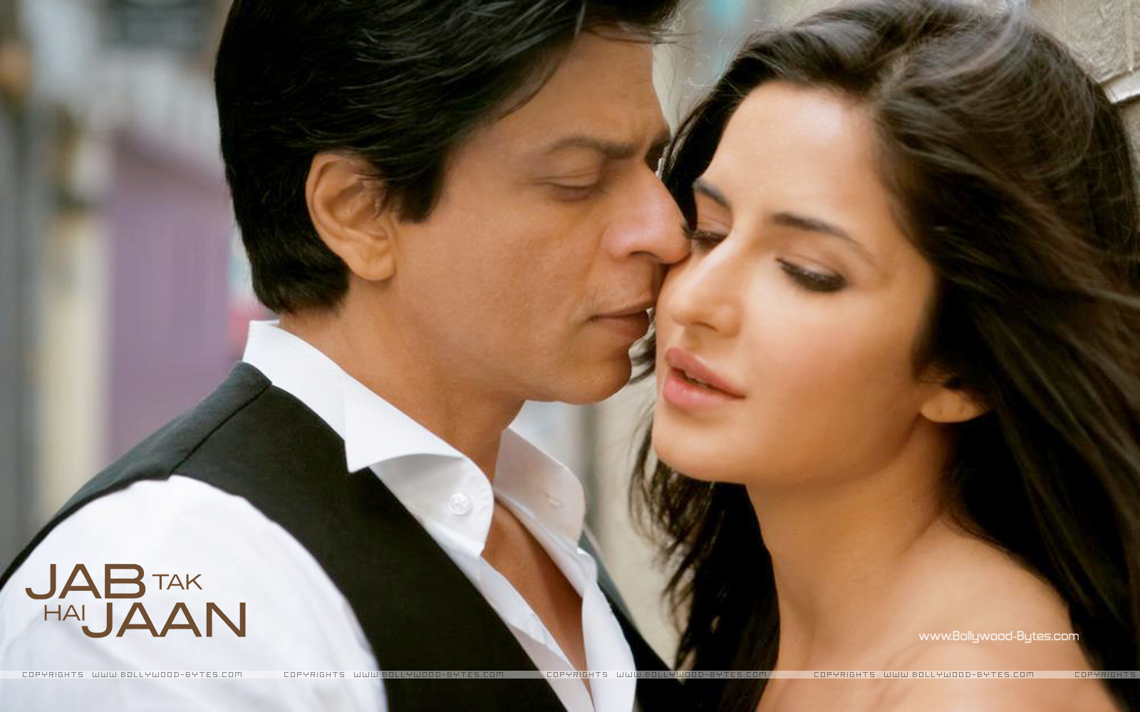 http://1.bp.blogspot.com/-nqFuavKJJCc/UGRyaw1msiI/AAAAAAAAP40/zhytbLOwwyY/s1600/Jab-Tak-Hai-Jaan-Shahrukh-Khan-Katrina-Kaif-HD-Wallpaper-10.jpg