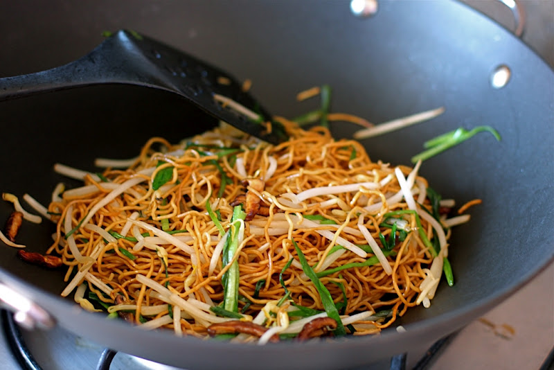 Food Endeavours of the Blue Apocalypse Soy Sauce Chow Mein (Stir Fried