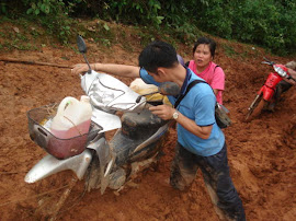 การเดินทางไปโรงเรียนในฤดูฝน