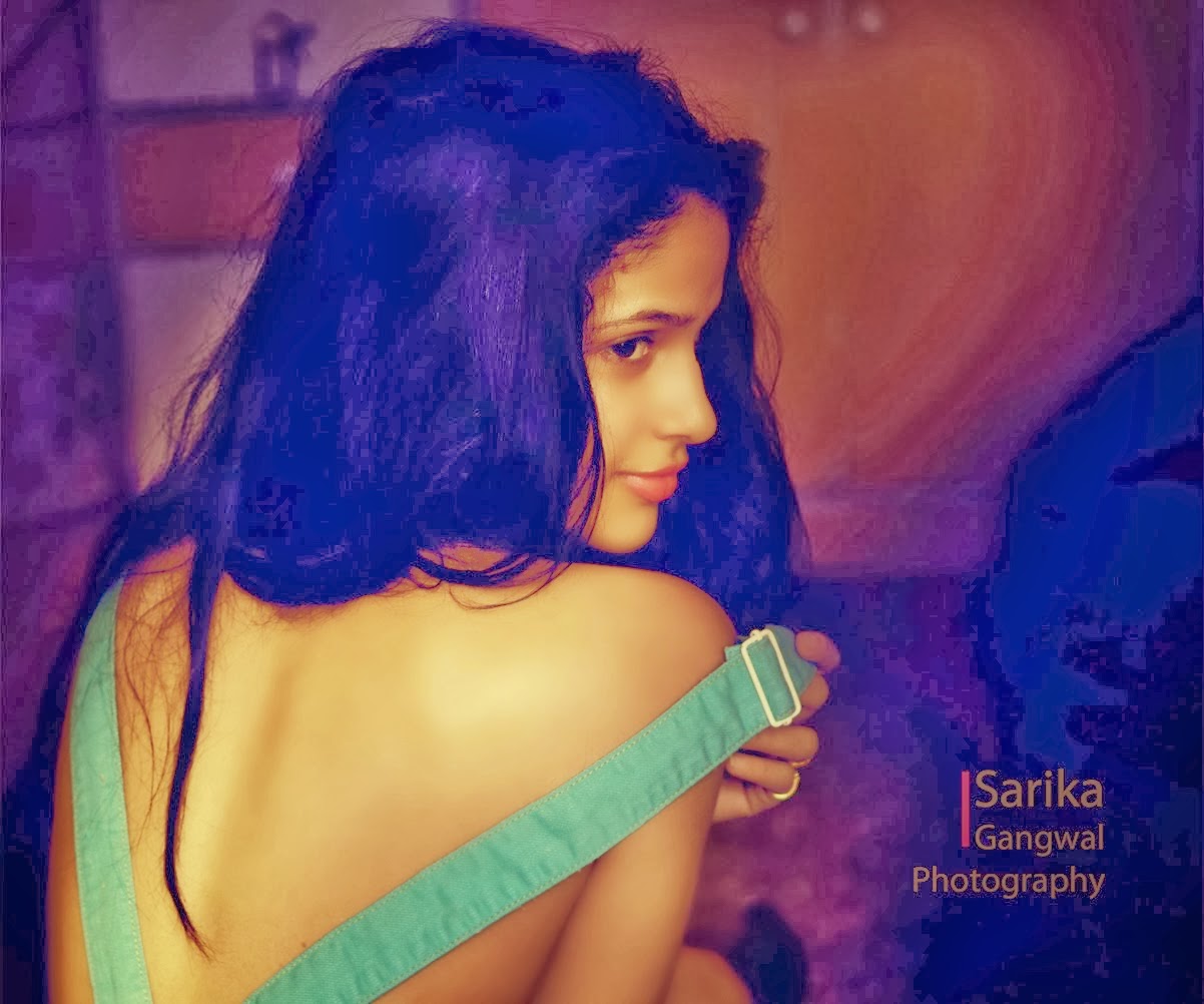 Spark: Spicy Pics: Lavanya Tripathi Poses Half-Naked