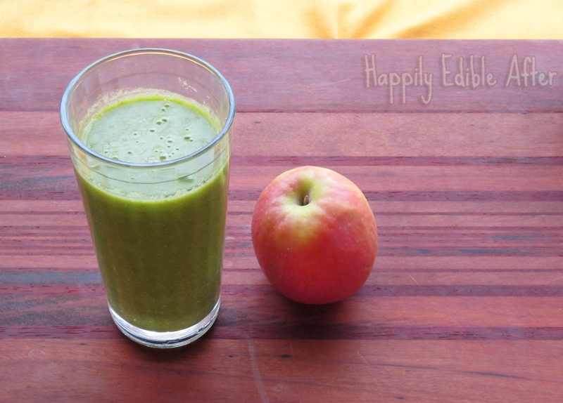 Vitamix Love Green Smoothie with Apples
