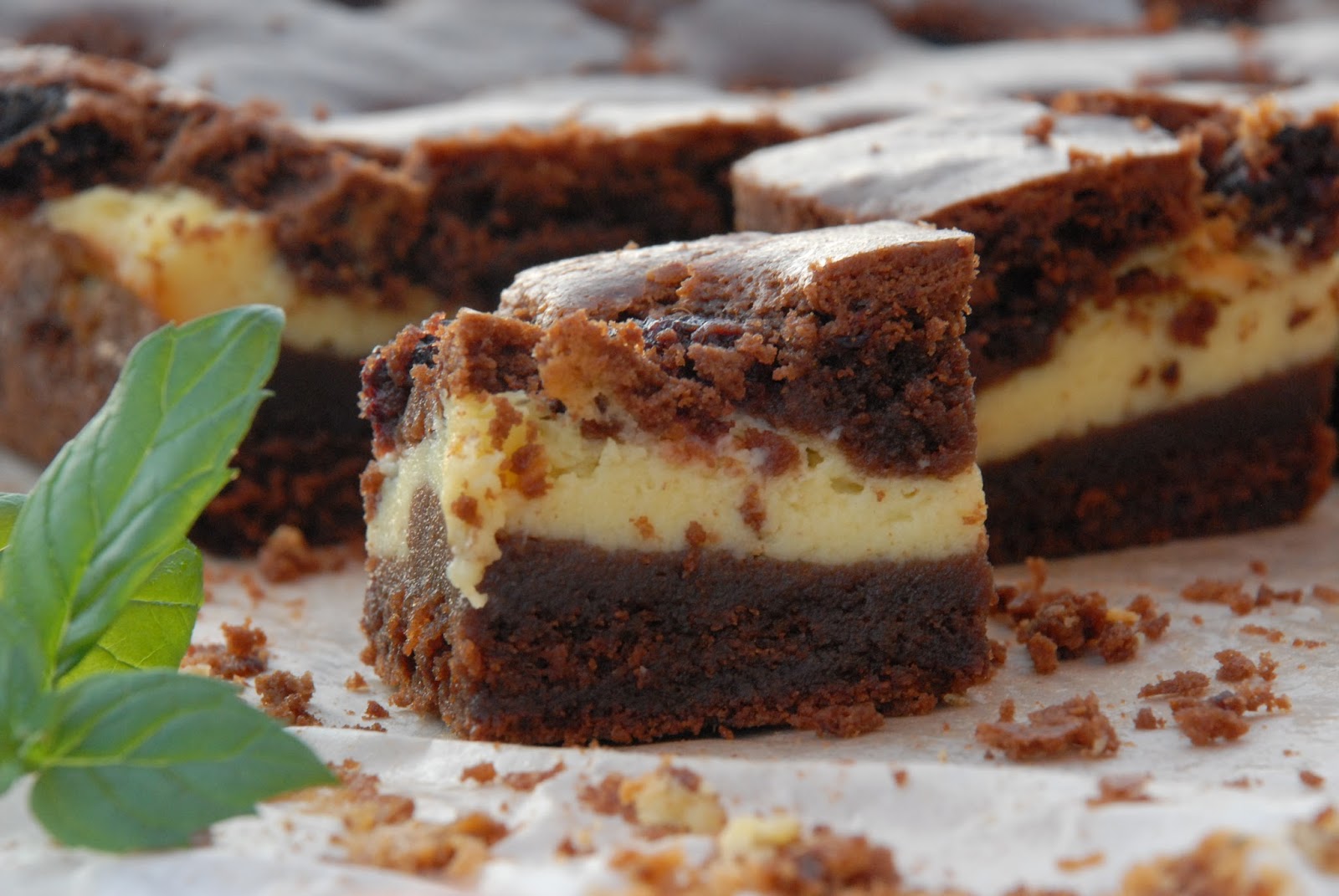 Brownie z mascarpone i malinami