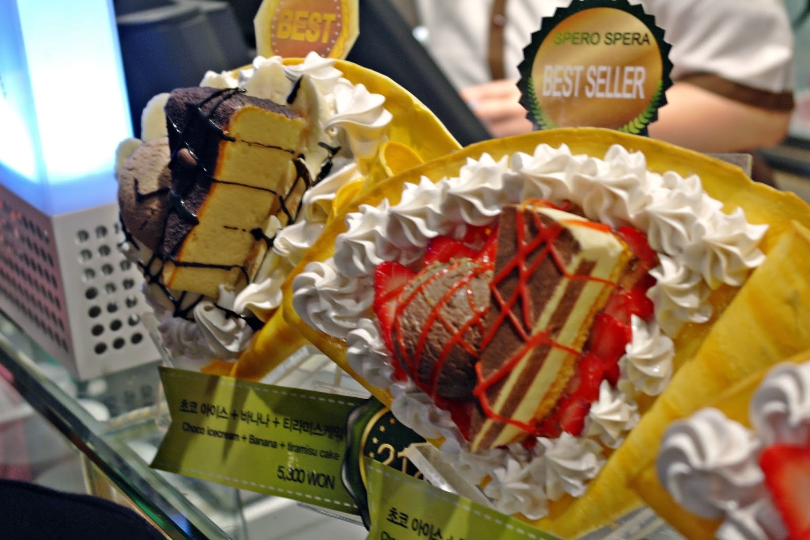 Choco Icecream + Tiramisu + Banana Crepe www.meheartseoul.blogspot.com (Vera Lee)