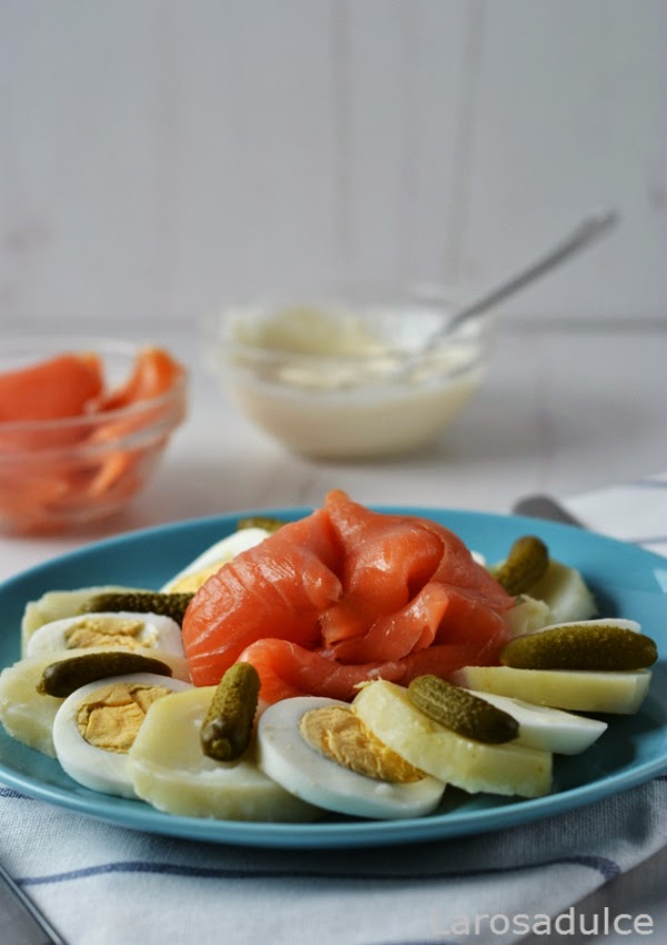 Ensalada De Patatas Y Salmón