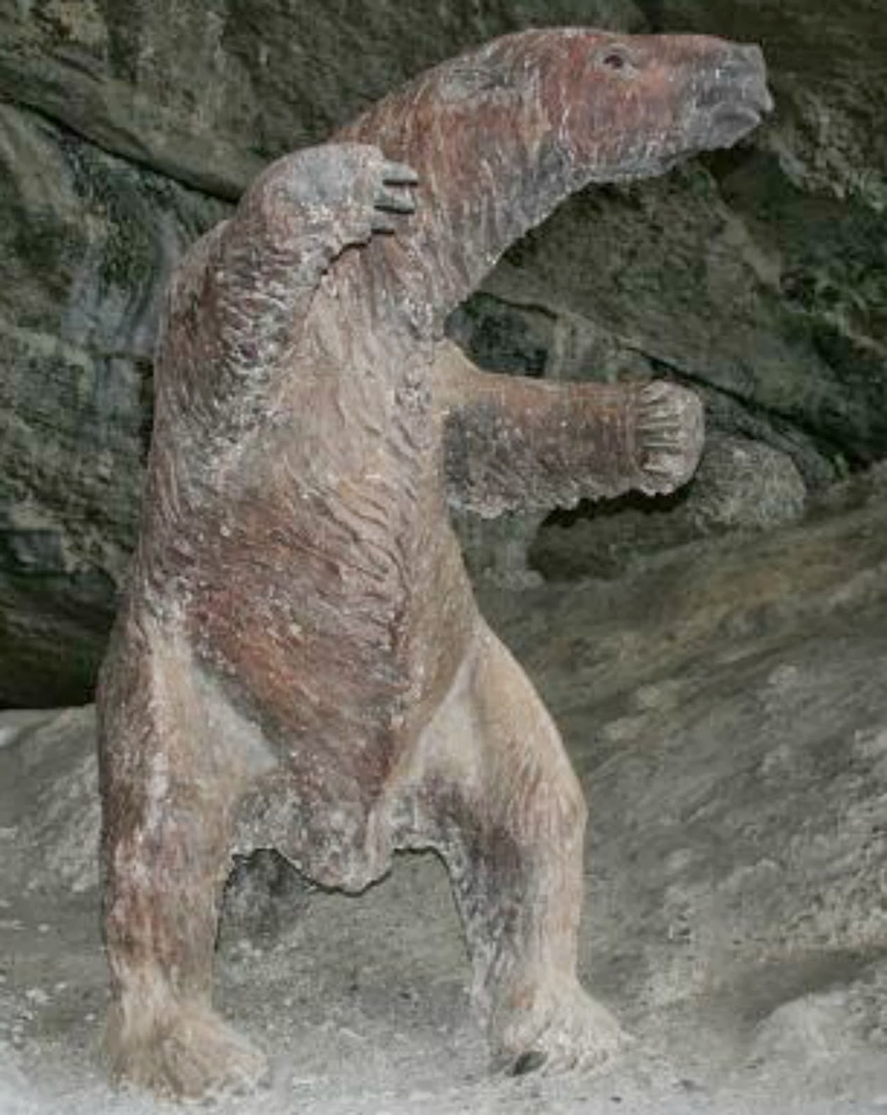 ** HECHO A MANO.CL ** ( Hecho en Chile). Peluche de Milodón.