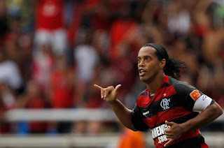 Ronaldinho negocia su futuro con el Málaga