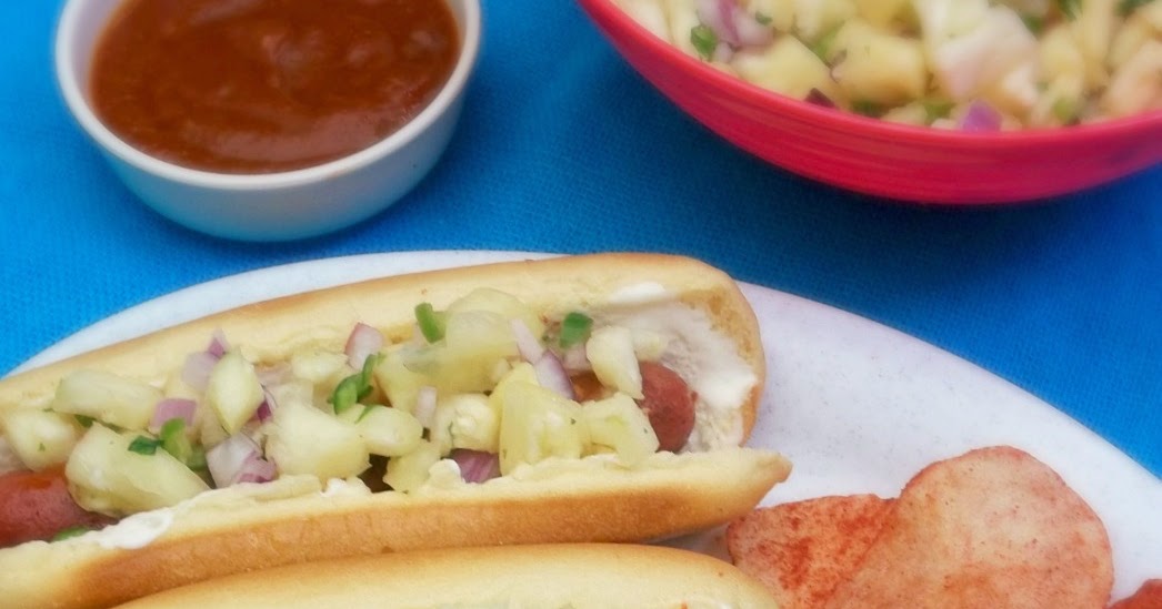 Hawaiian Hot Dogs w/ Pineapple Salsa SundaySupper {Summer BBQ Party