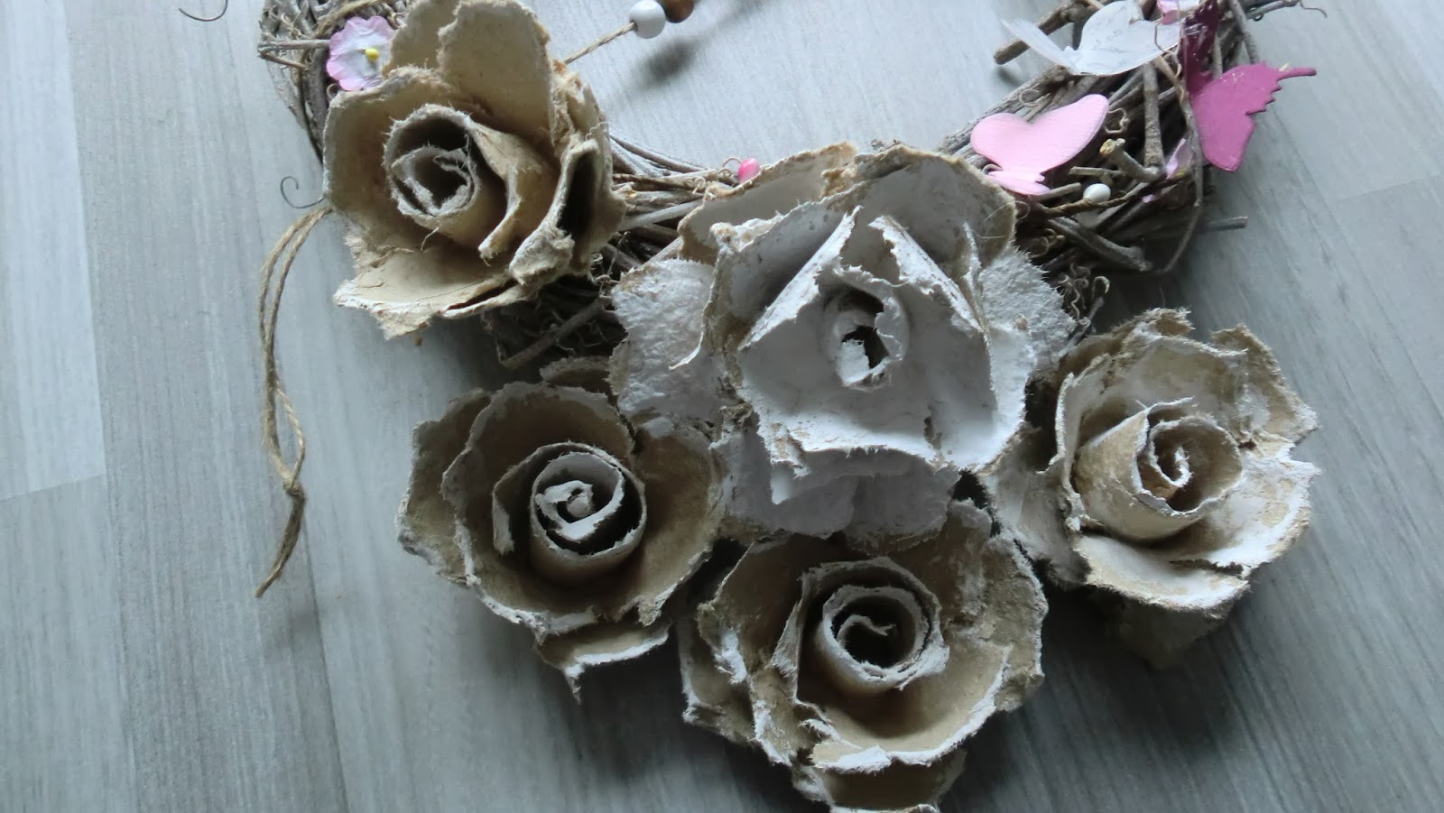 IzzyArt: Rosen aus Eierkarton