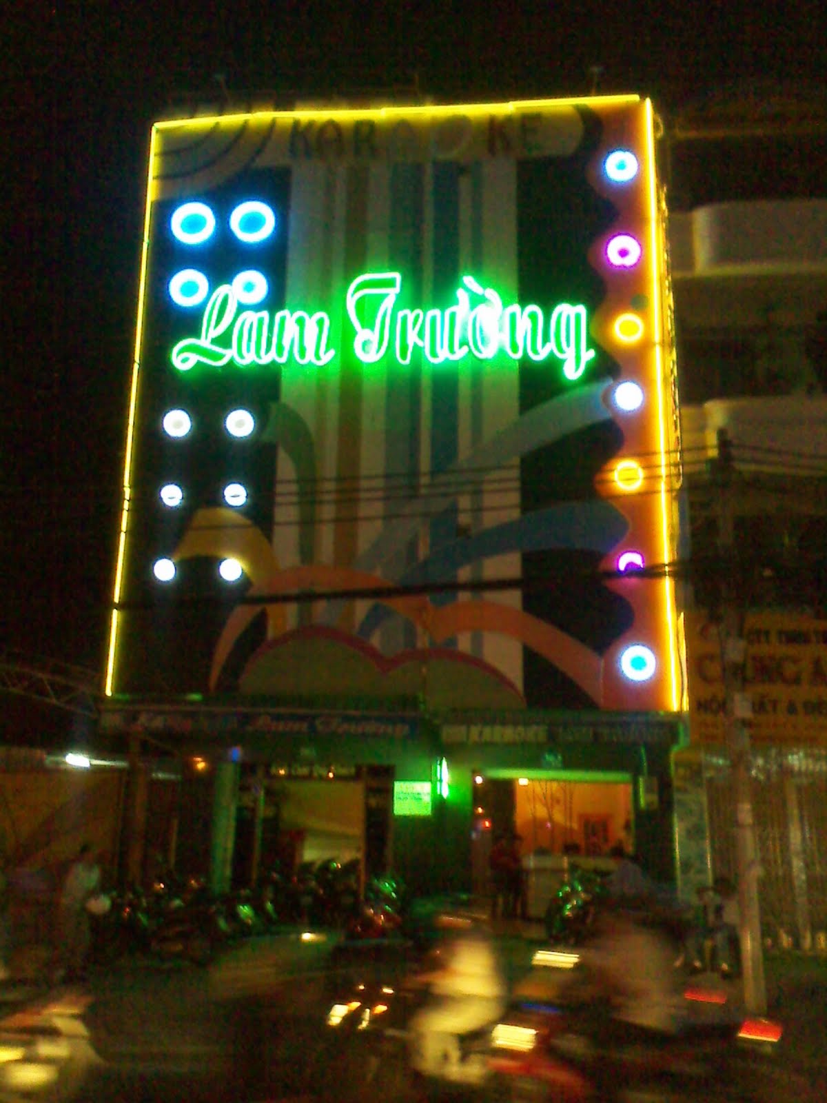 Decorar Karaoke ~ Noche vietnamita Vietnamitas en Madrid Decorar Karaoke ~ Noche vietnamita Vietnamitas en Madrid