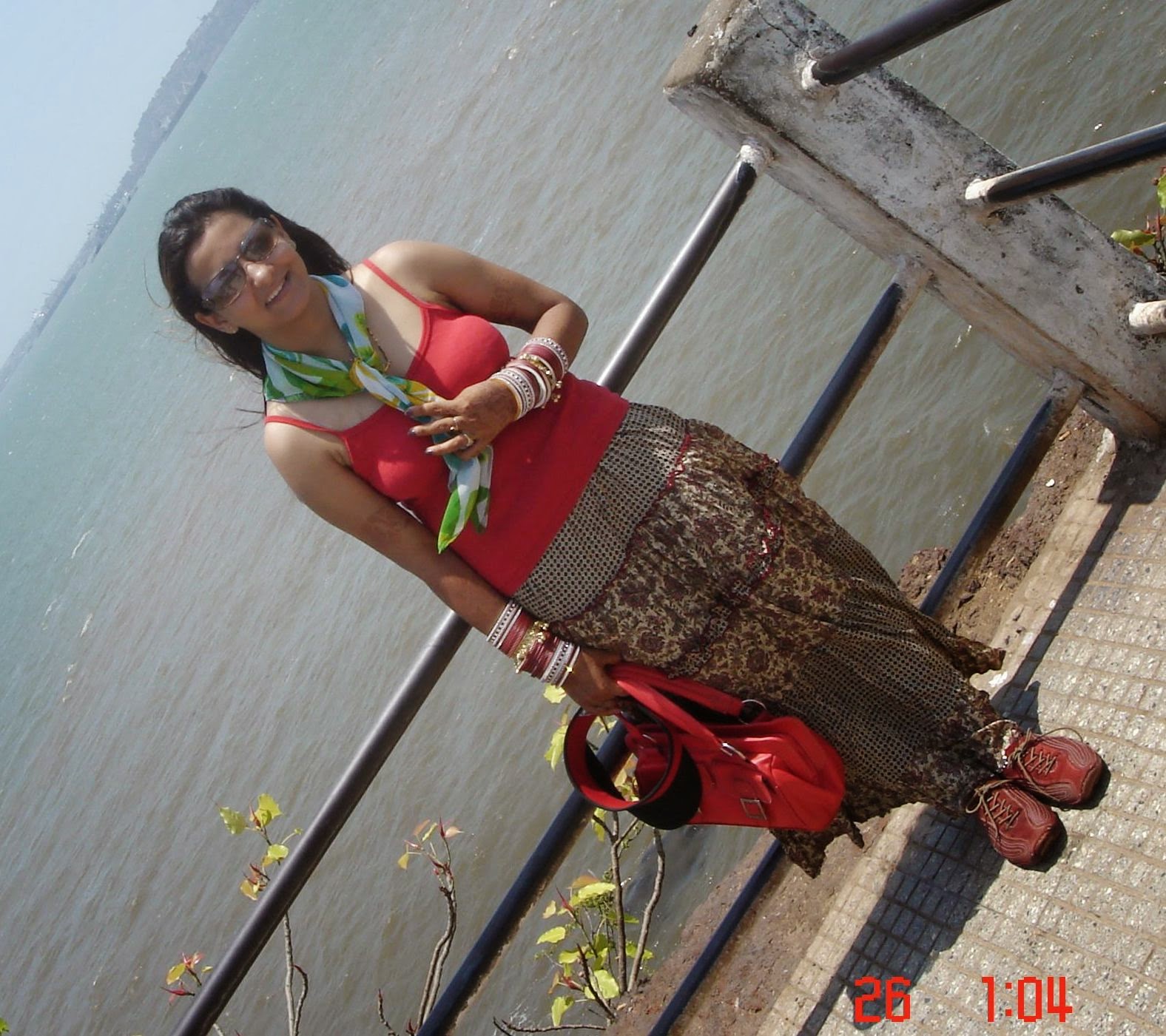 HOT INDIAN MASLA GIRLS: indian desi bhabhi honeymoon pics