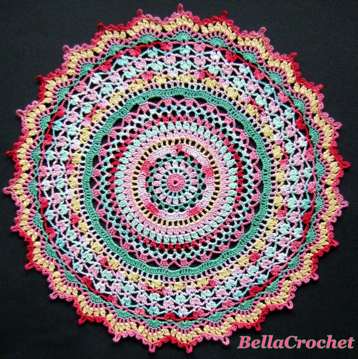 This month, we are making the stunning Summer Splendor doily ...