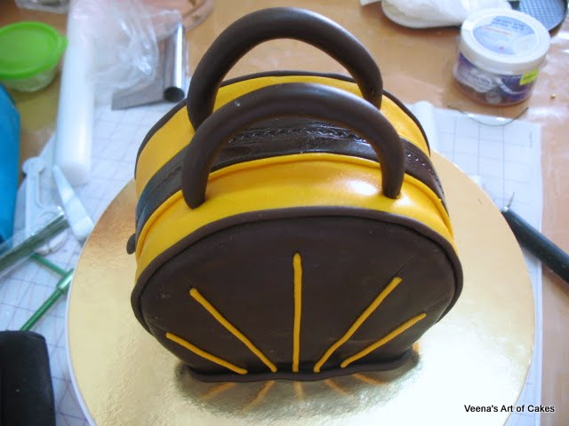Designer Handbag Cake - Veena Azmanov