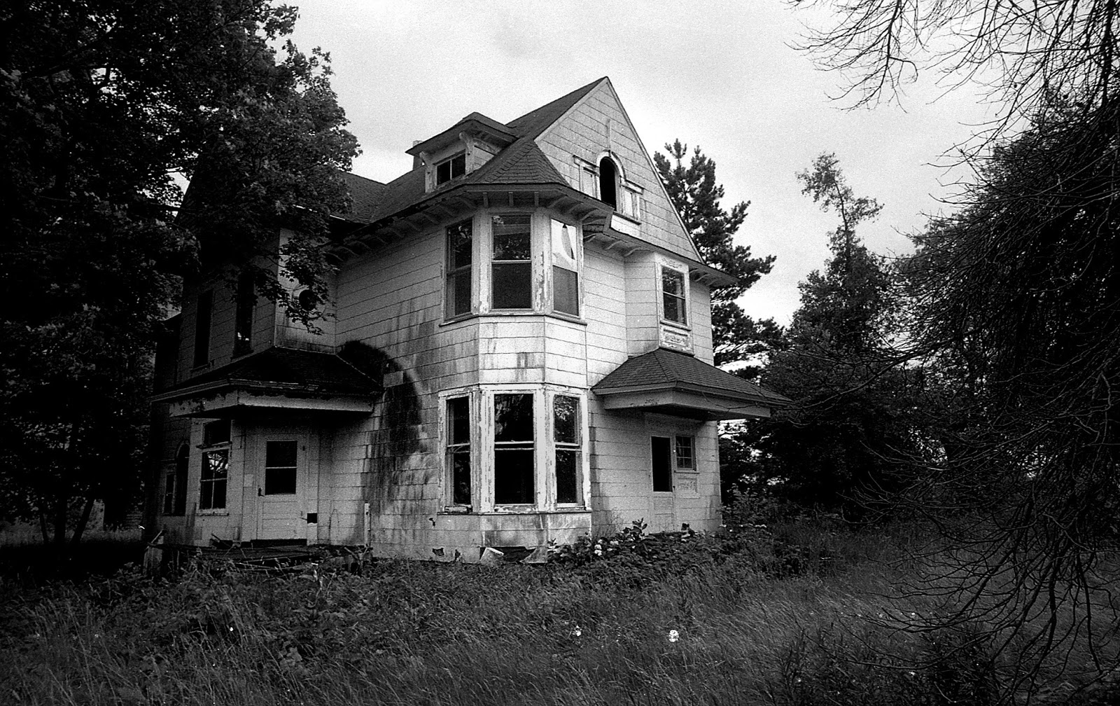 Extra Frames Ringwood Manor