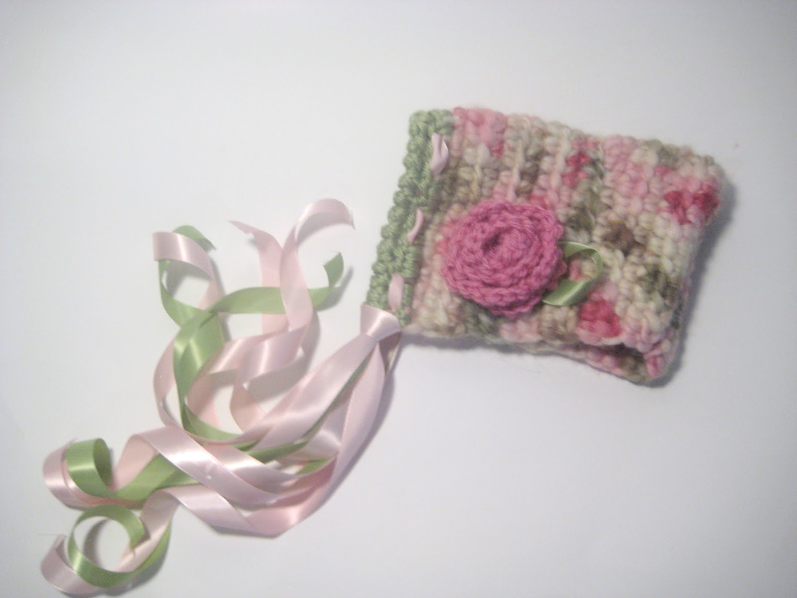 The Cozy Red Cottage How to curl Satin Ribbon