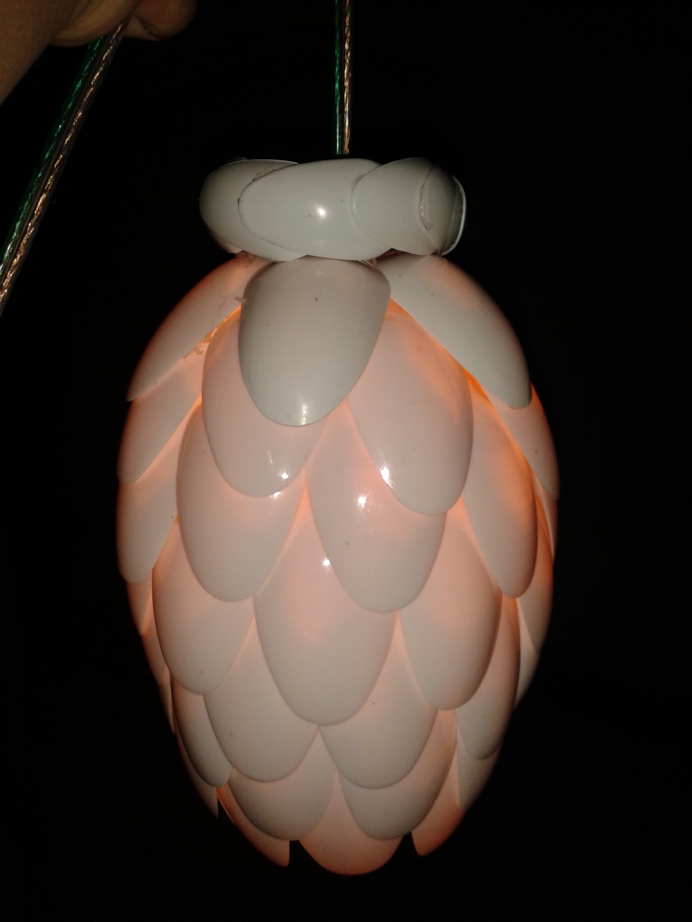 Sukma Yunita P Spoon Shine Lampion Dari Sendok Plastik