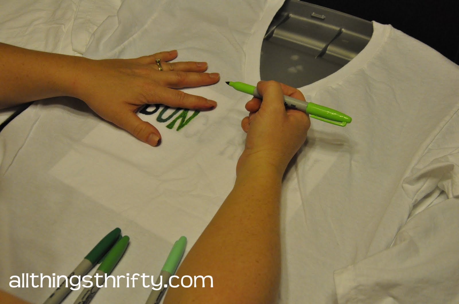 Tutorial How To Tie Dye With Sharpie Markers All Things Thrifty Tutorial How To Tie Dye With Sharpie Markers