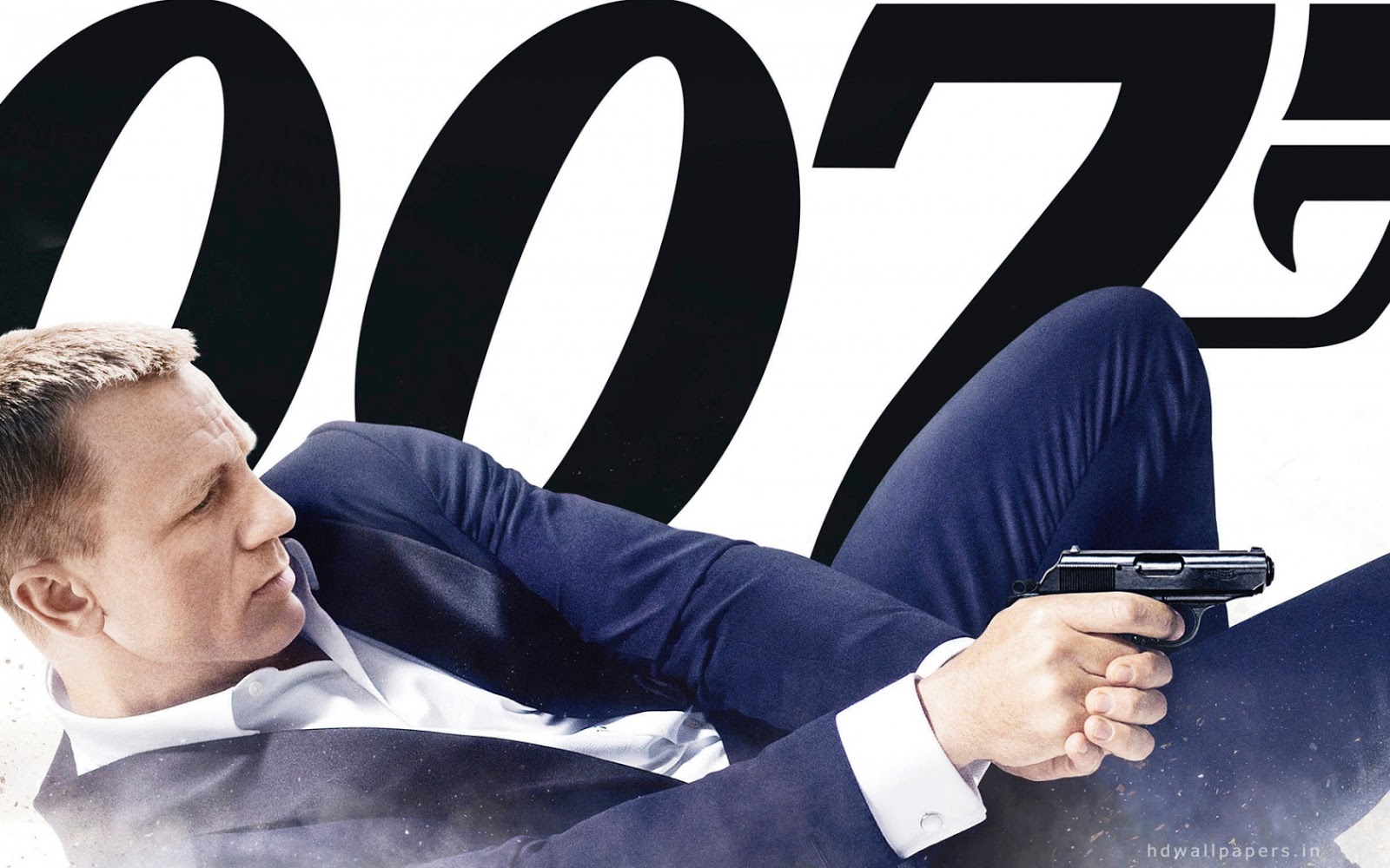http://1.bp.blogspot.com/-o4wBi4RmVlQ/UKRxhXcdISI/AAAAAAAAAus/ubBWeZzWKCA/s1600/James-Bond-007+Skyfall+wallpaper14.jpg