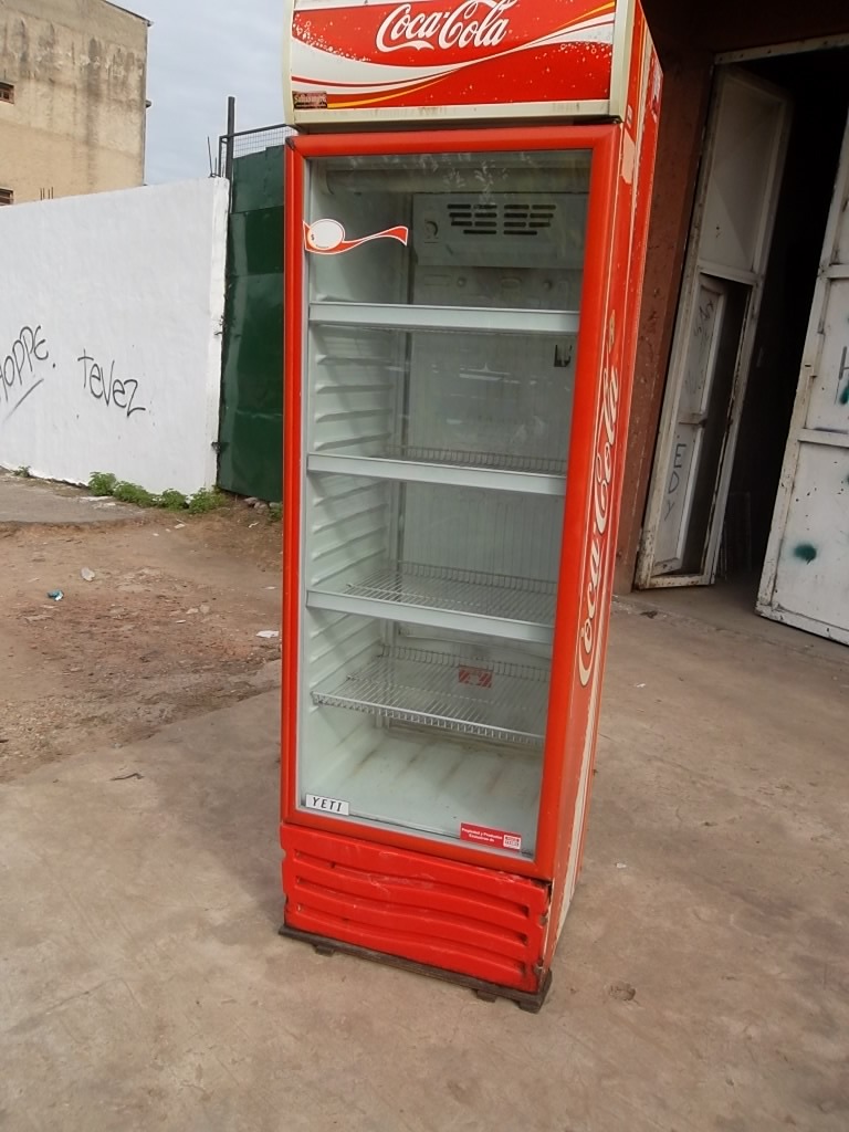 Instalaciones Comerciales HELADERA EXHIBIDORA 1 PUERTA COCA COLA "YETI"