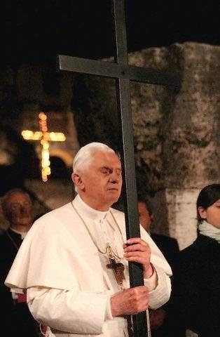 Risultati immagini per Benedetto XVI angeli custodi