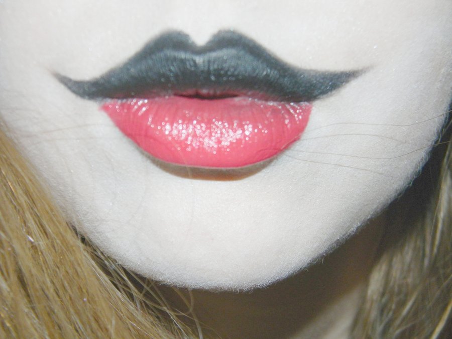 “Joker Lips” New Cosmetic Surgery Trend in Korea? Rhinoplasty and