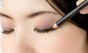 How to Apply Pencil Eyeliner How to Apply Pencil Eyeliner