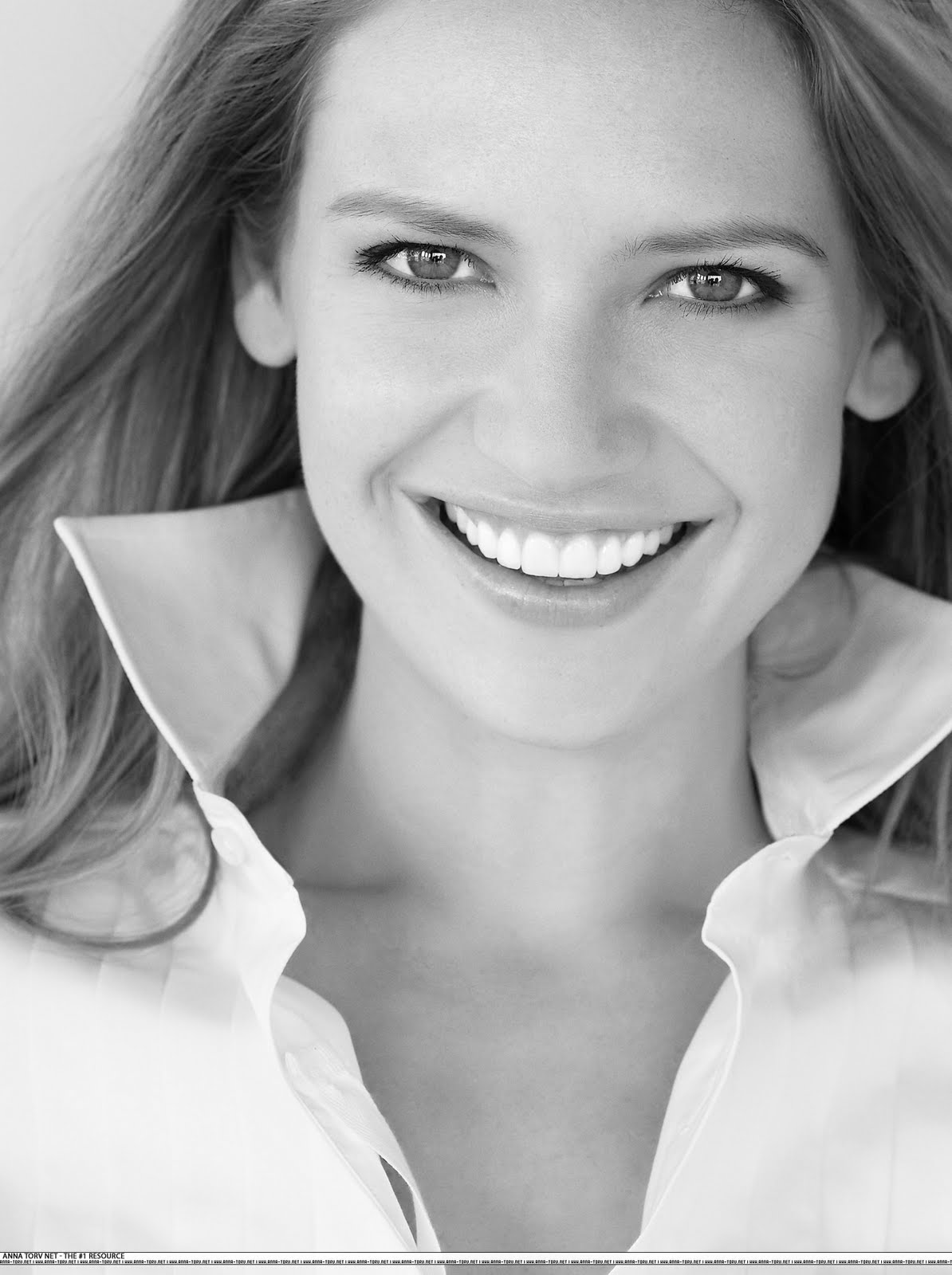 anna torv doing now new hot sneakers n shoes femceleb portraits actress anna torv doing now new hot sneakers n shoes femceleb portraits actress