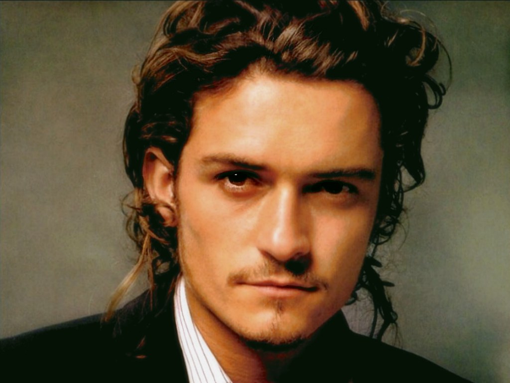 http://1.bp.blogspot.com/-oBRpssKyIxs/TgTmjy91hHI/AAAAAAAAAU8/IZMuIZjXSOY/s1600/orlando_bloom_4.jpg