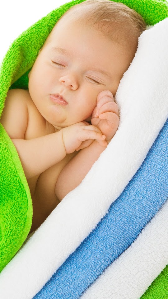 Newborn Baby Green And Blue Towel Android Wallpaper