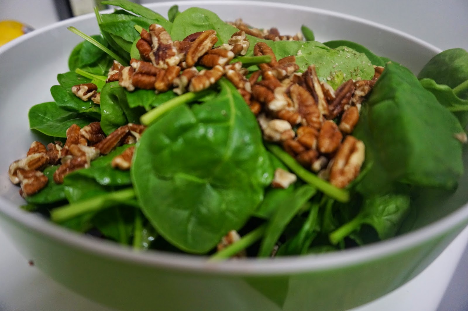 Recipe Spotlight Fruit and Spring Greens Salad / Eat Smart, Be Fit