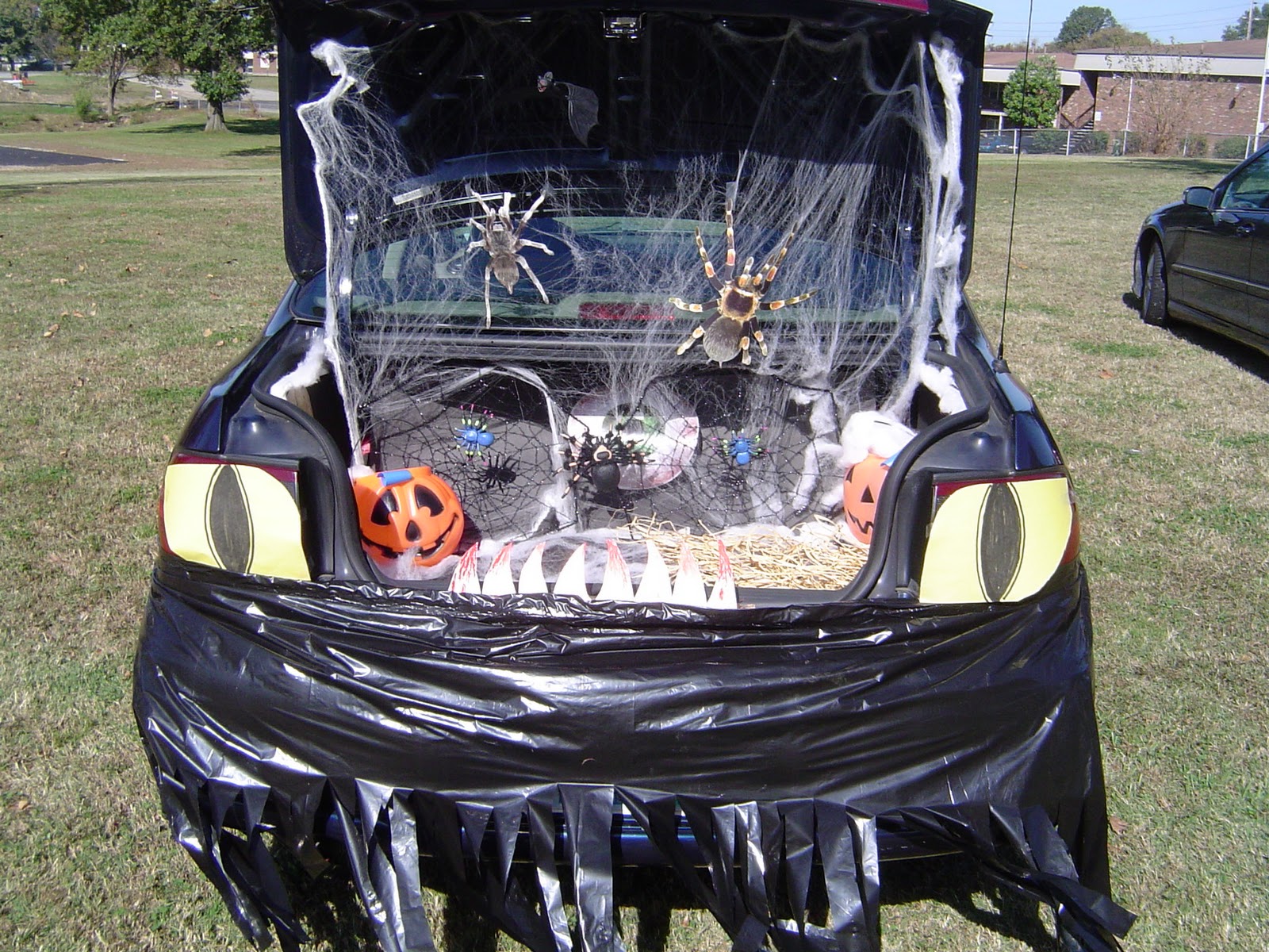 Bob's Bad Golf TrunkorTreating at Shively Park