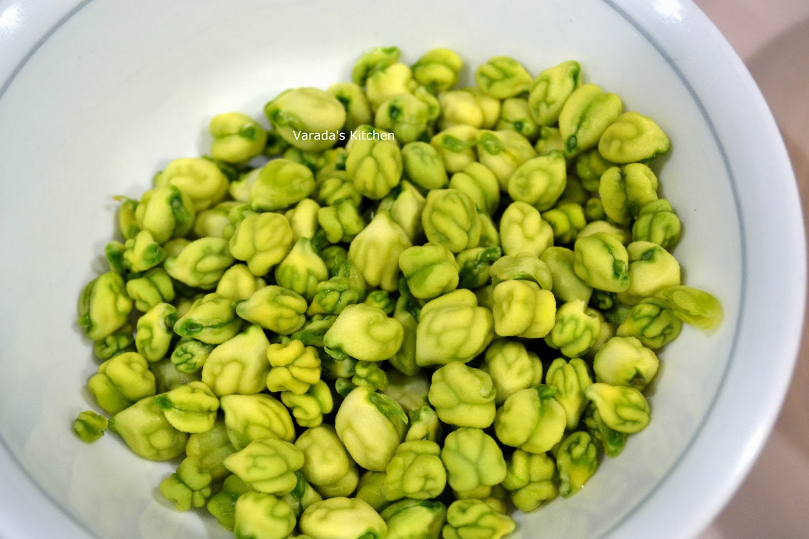 Varada's Kitchen Choliya (Green Chana bhaji / Hare Chane ki Sabji)