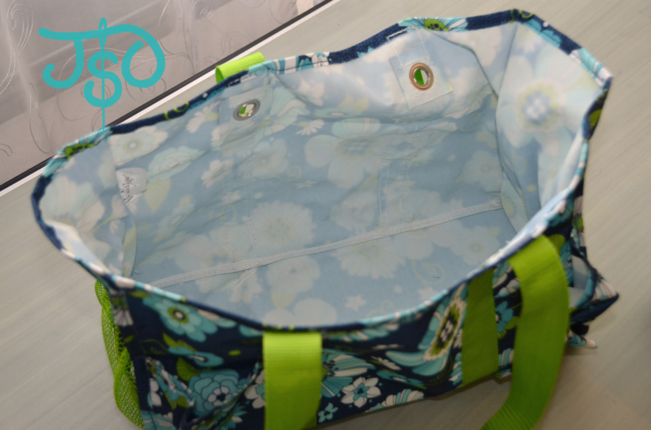 Thirty-one medium utility tote With Pockets