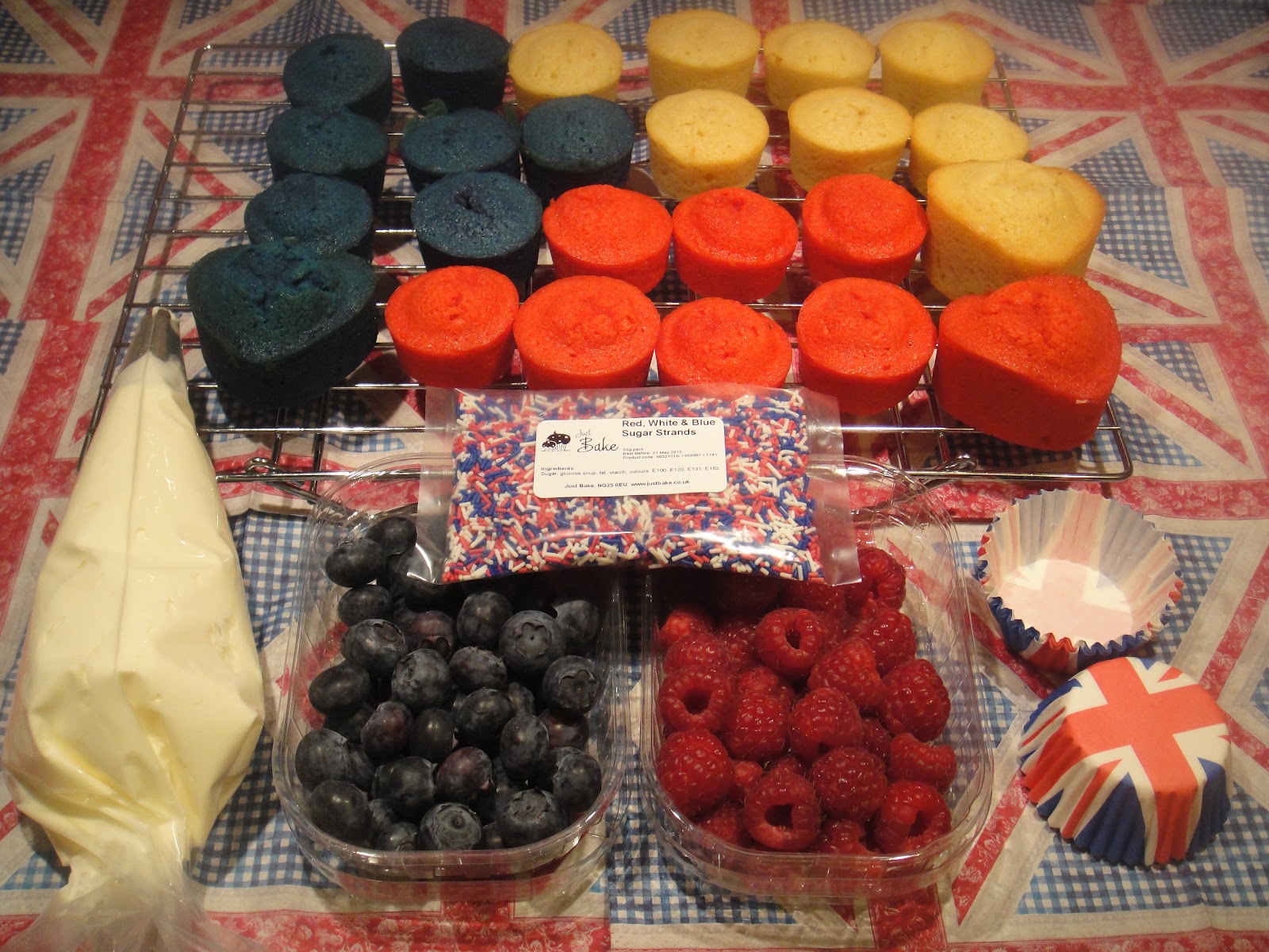 The more than occasional baker Jubilee mini cakes