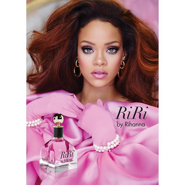 everything vogue hair chameleon rihanna pulls off any hair color