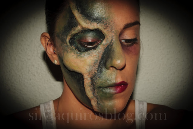 Maquillaje Halloween 6: Calavera media cara, Halloween Make-up 6: Half face skull, efectos especiales, special effects, Silvia Quirós