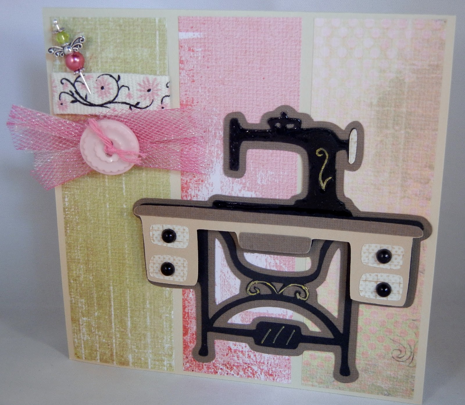 In Love with PAPER!! Vintage Sewing Machine