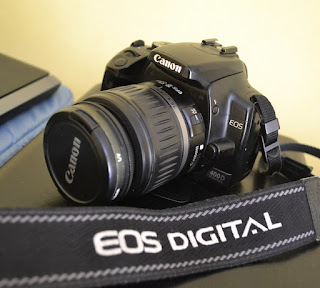 Canon Eos 400D + Lensa 18-55mm