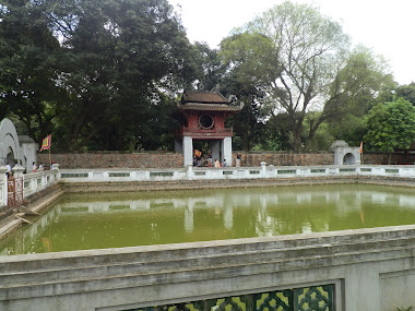 temple de la litterature a hanoi