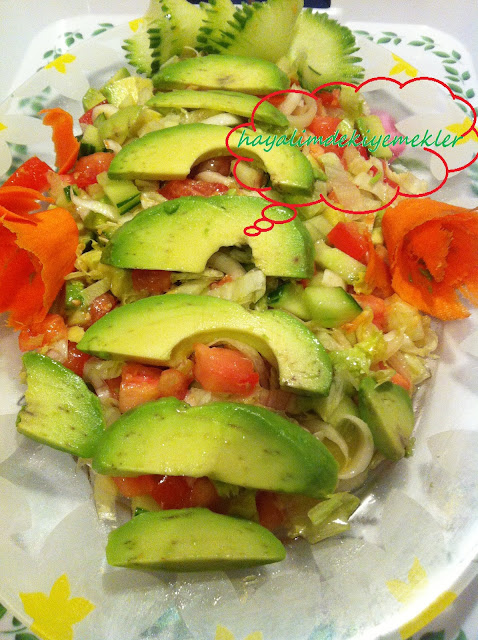 resimli Avakado Salatası tarifi